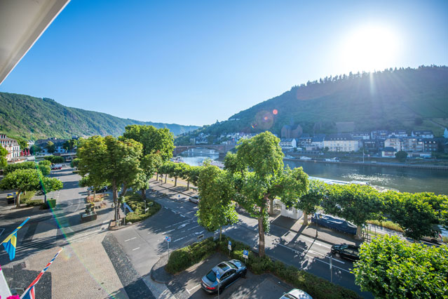 Moselblick Parkplatz Berge